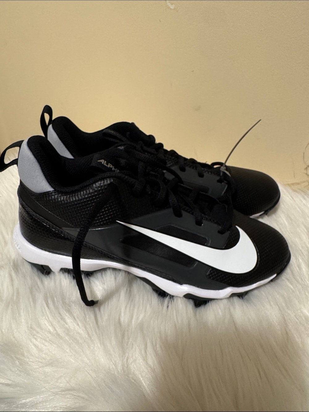 Nike Alpha Menace 4 Shark Football Cleats in black and white, size 6Y